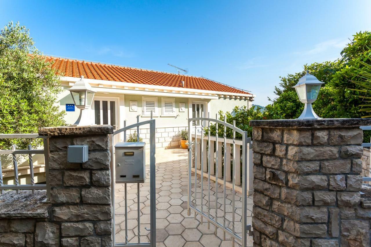 Villa Matic Vela Luka Buitenkant foto