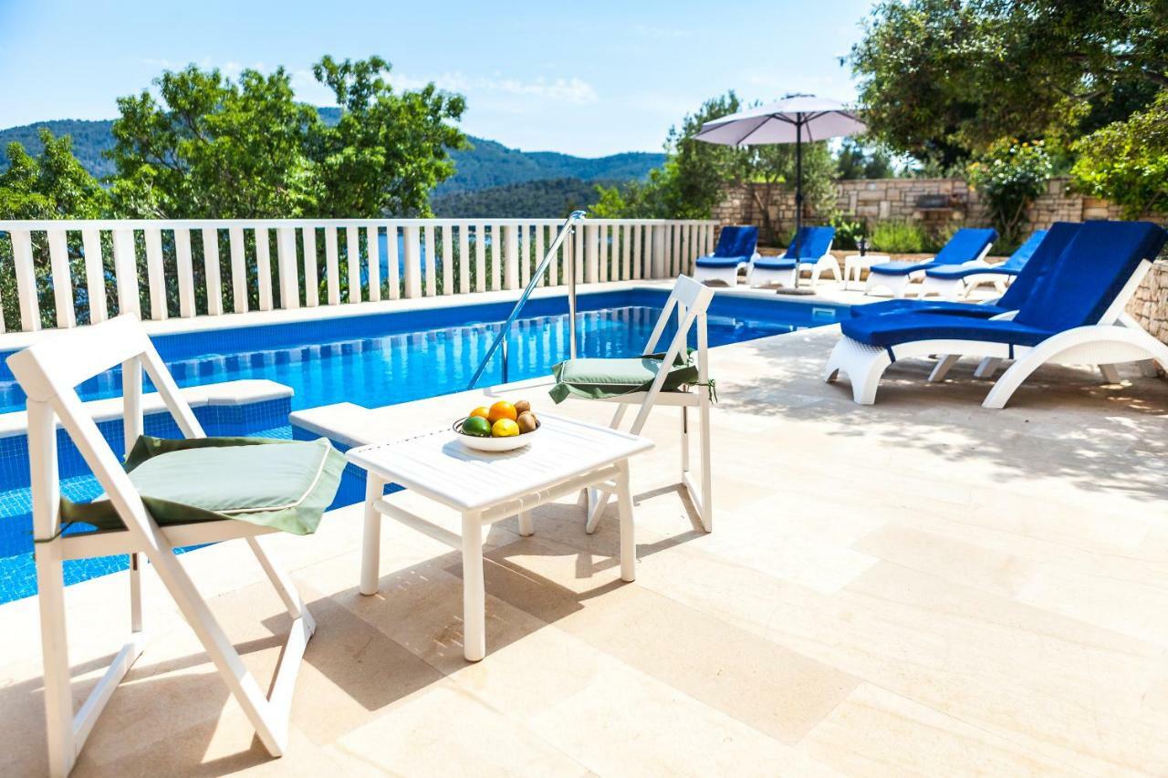 Villa Matic Vela Luka Buitenkant foto