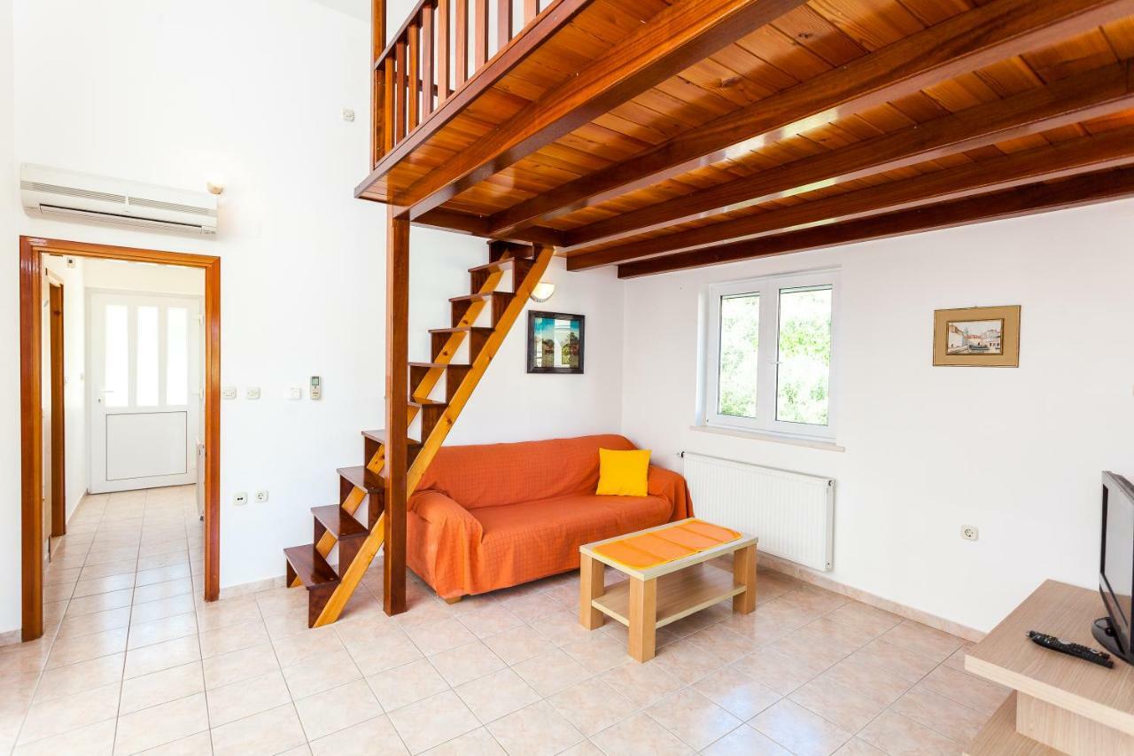 Villa Matic Vela Luka Buitenkant foto