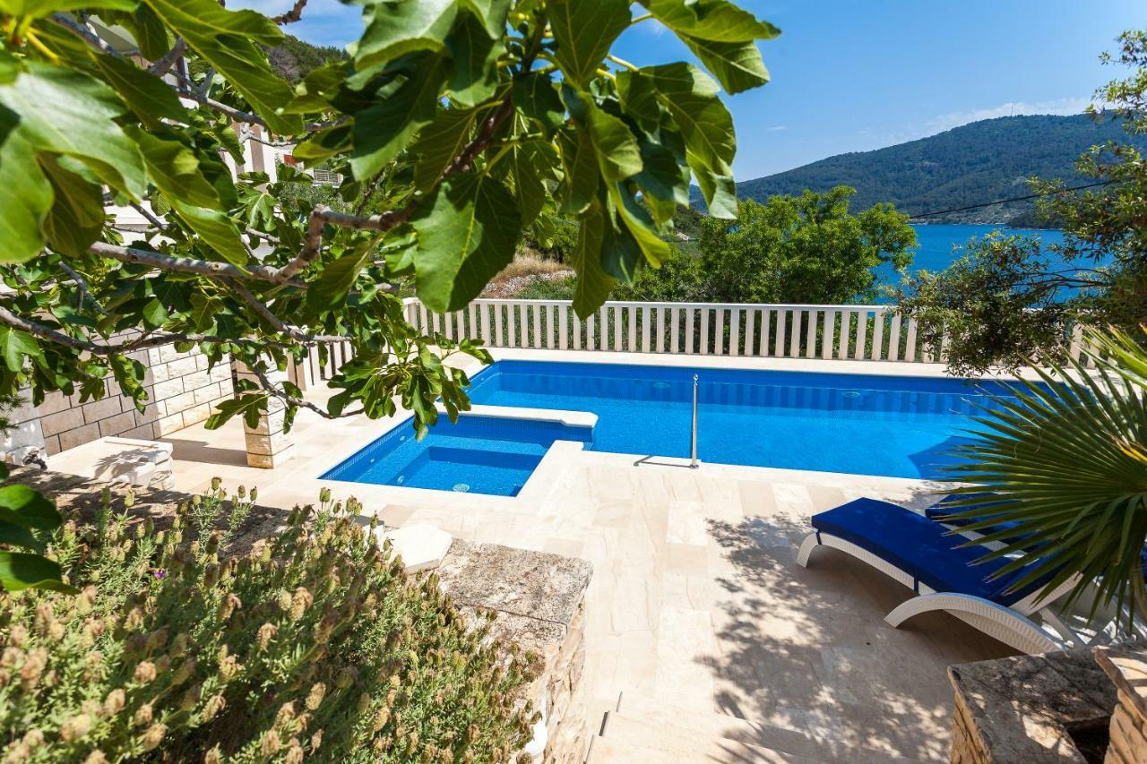 Villa Matic Vela Luka Buitenkant foto