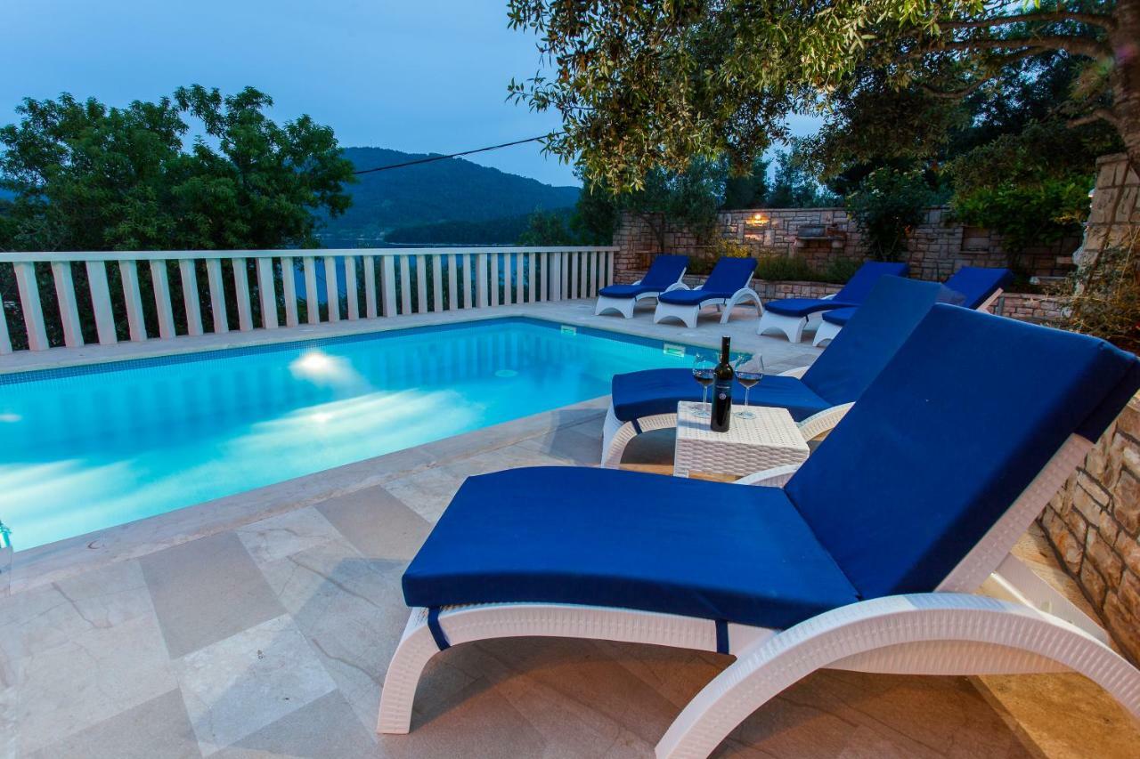 Villa Matic Vela Luka Buitenkant foto
